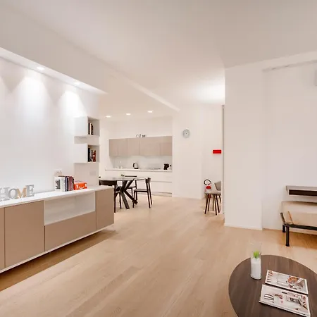Station Apartment Bari