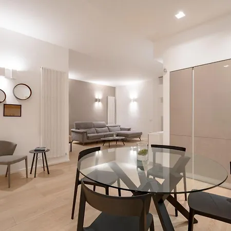 Station Apartment *